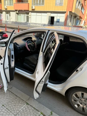 Toyota Yaris Хечбек , снимка 6