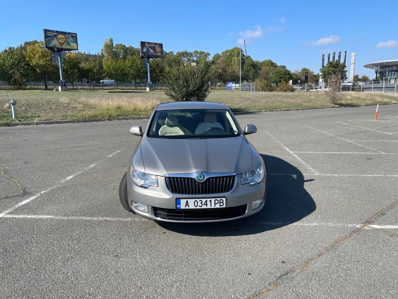 Skoda Superb, снимка 2 - Автомобили и джипове - 47221145