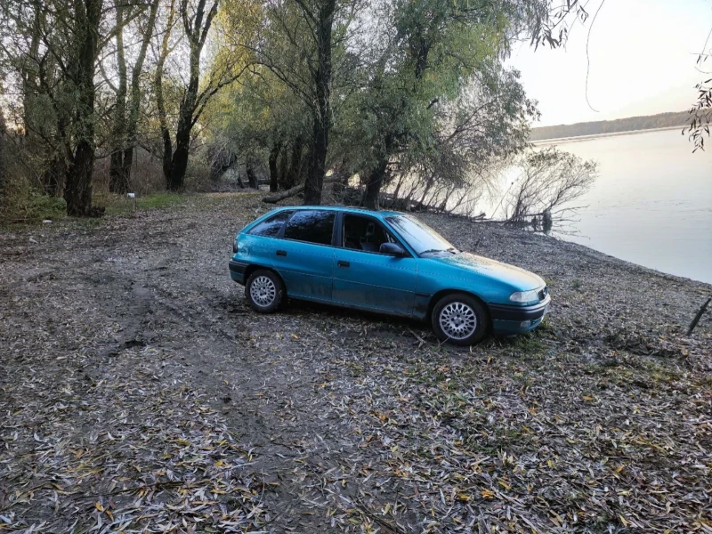 Opel Astra, снимка 1 - Автомобили и джипове - 48288961