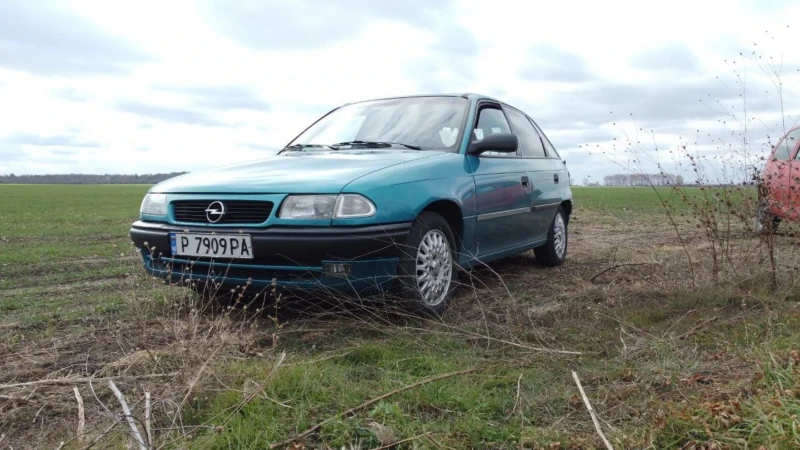 Opel Astra, снимка 4 - Автомобили и джипове - 48288961