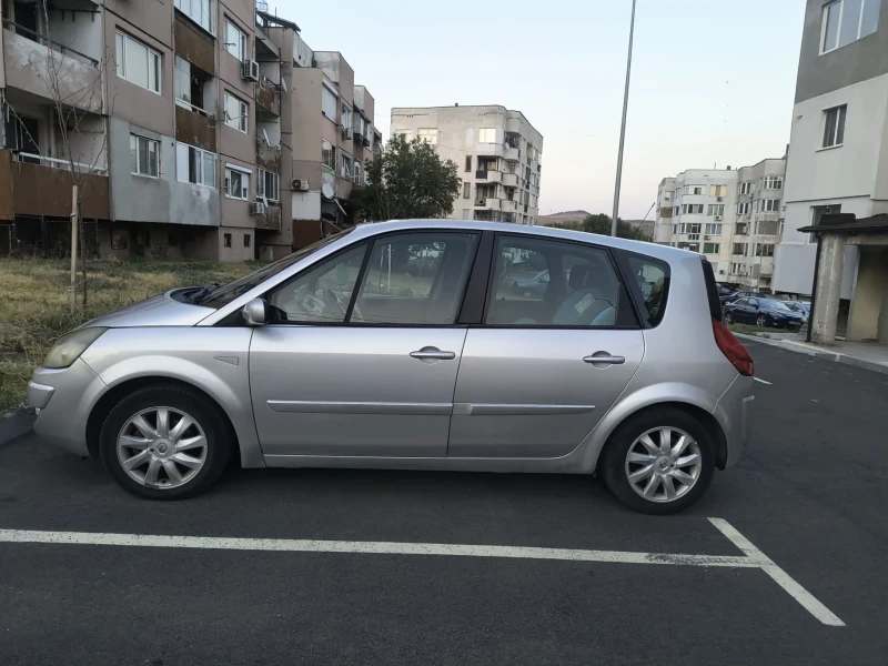 Renault Scenic, снимка 3 - Автомобили и джипове - 49178891