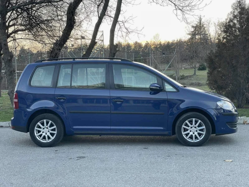 VW Touran 1.9 tdi, снимка 4 - Автомобили и джипове - 48638676