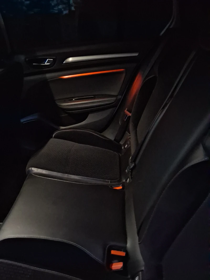 Renault Megane, снимка 12 - Автомобили и джипове - 52586926