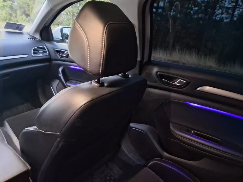 Renault Megane, снимка 9 - Автомобили и джипове - 52586926