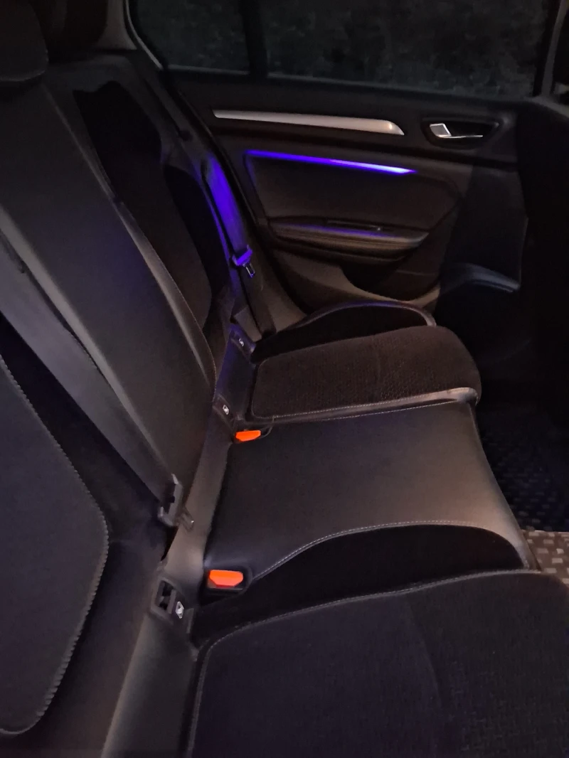 Renault Megane, снимка 11 - Автомобили и джипове - 52586926