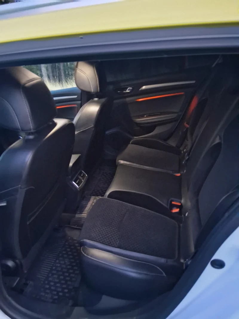 Renault Megane, снимка 15 - Автомобили и джипове - 52586926