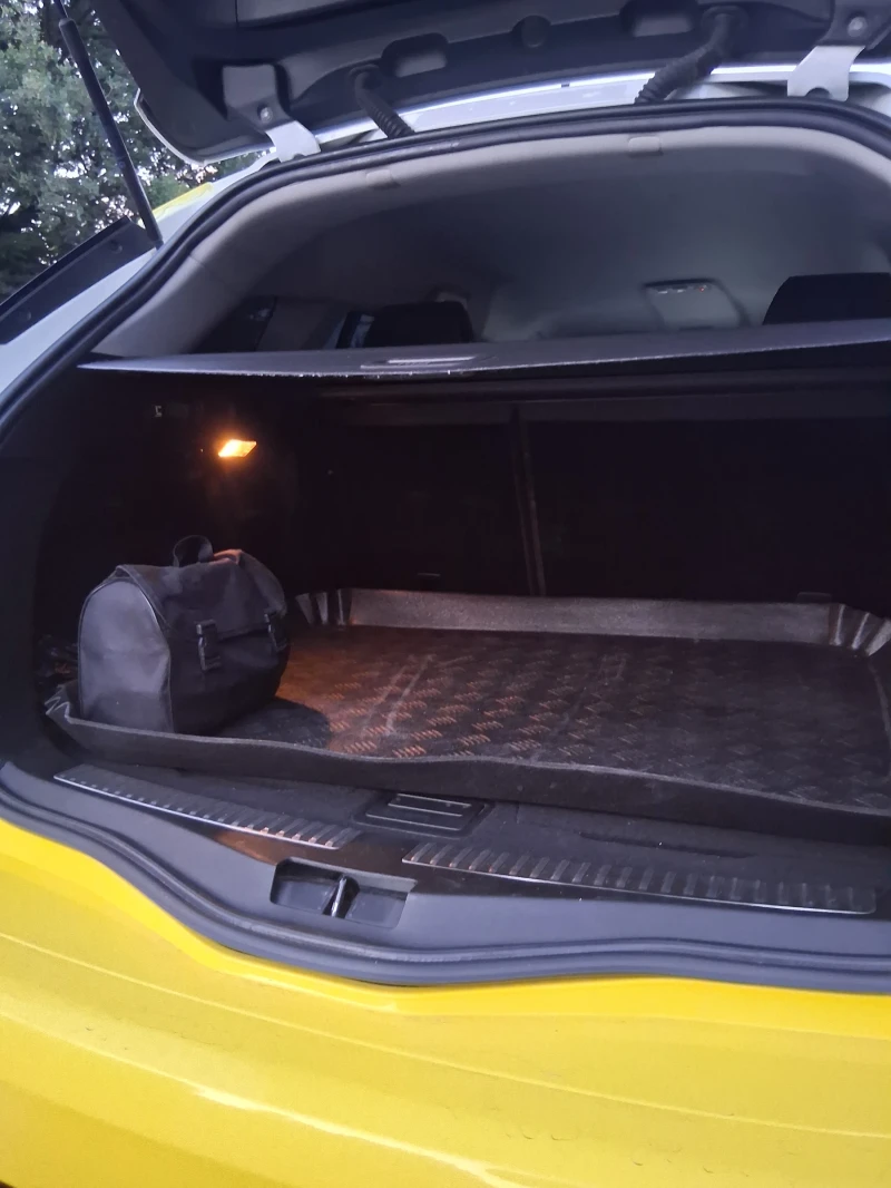 Renault Megane, снимка 10 - Автомобили и джипове - 52586926