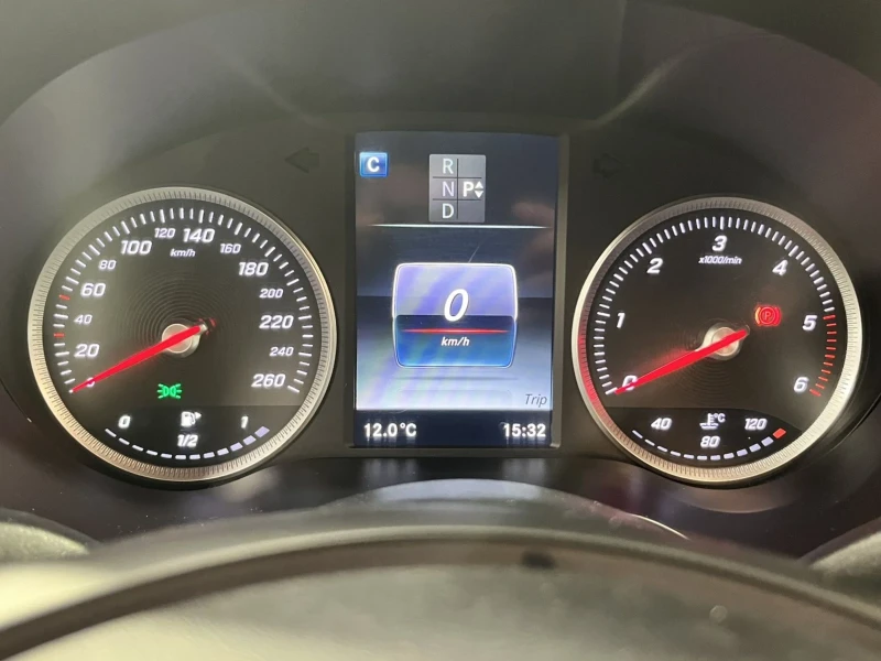 Mercedes-Benz C 180, снимка 10 - Автомобили и джипове - 52514386