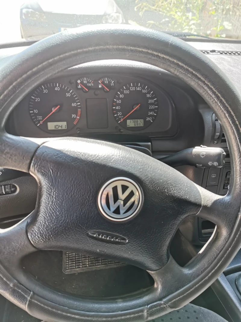 VW Passat, снимка 5 - Автомобили и джипове - 52682534