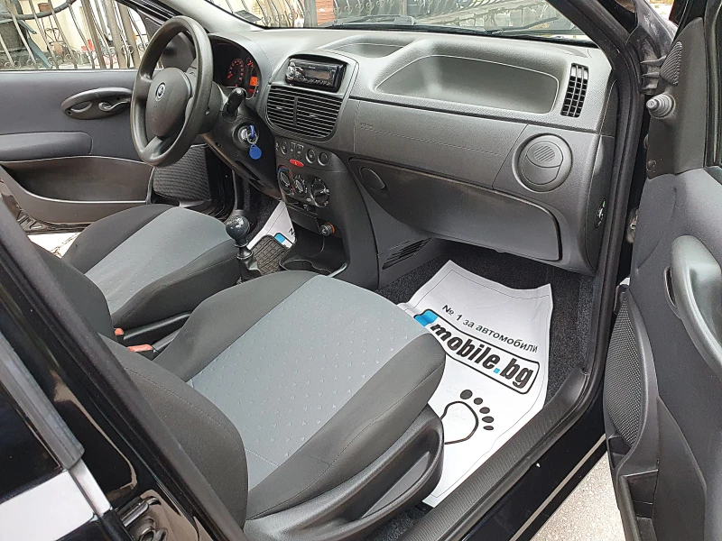 Fiat Punto 1.2i-60k.s. KLIMATIK, снимка 13 - Автомобили и джипове - 52683168