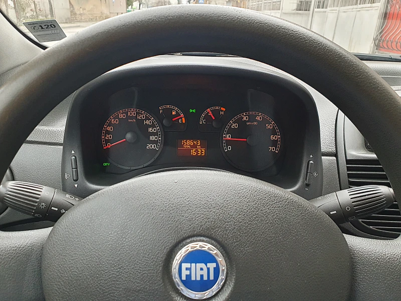 Fiat Punto 1.2i-60k.s. KLIMATIK, снимка 11 - Автомобили и джипове - 52683168