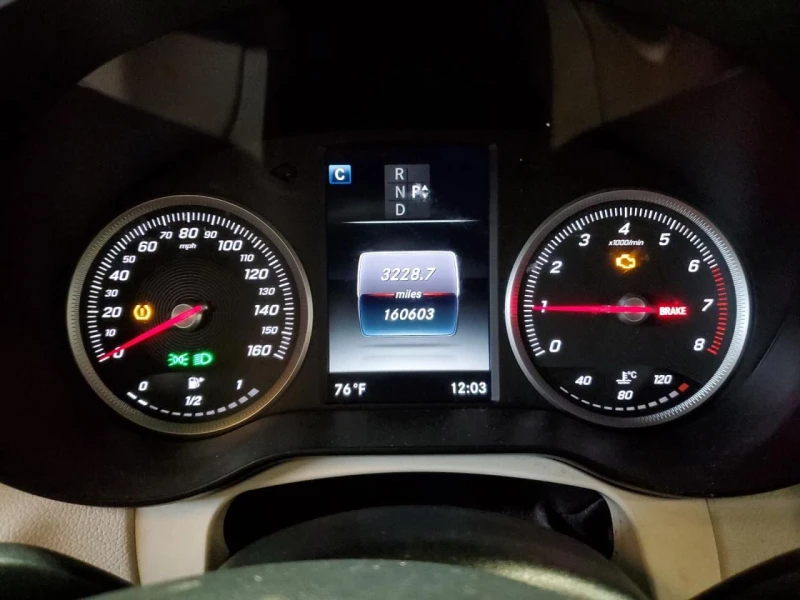 Mercedes-Benz C 300, снимка 9 - Автомобили и джипове - 52728180