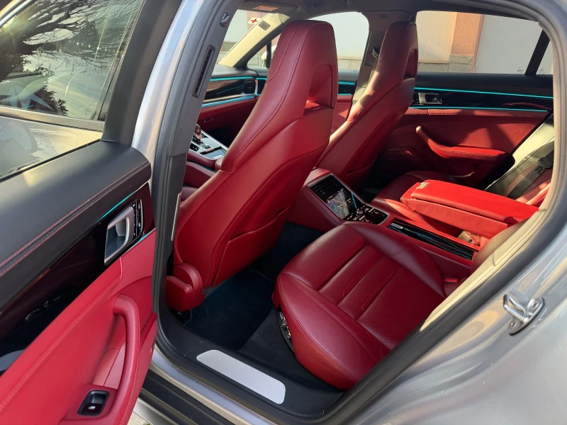 Porsche Panamera 4x4/Bose/360cam/Ambient/LED/Вакуум/71000km, снимка 12 - Автомобили и джипове - 52852064