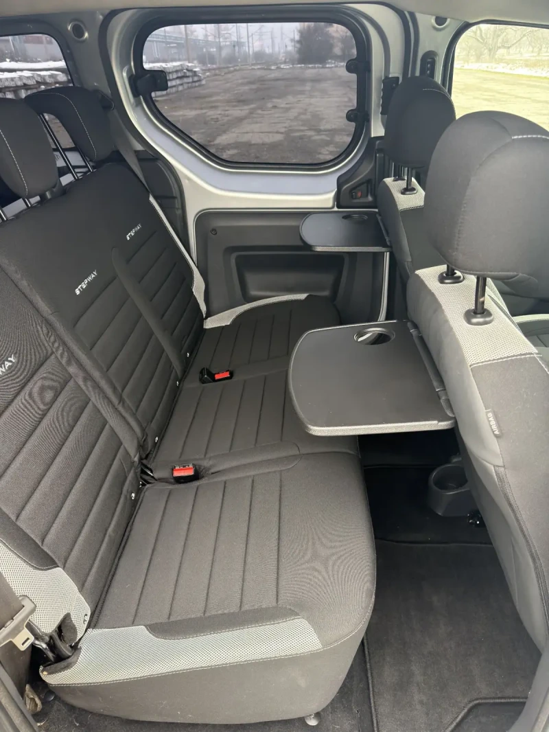 Dacia Dokker Stepway 1.6 SCe /фабрична газ, снимка 10 - Автомобили и джипове - 53357476