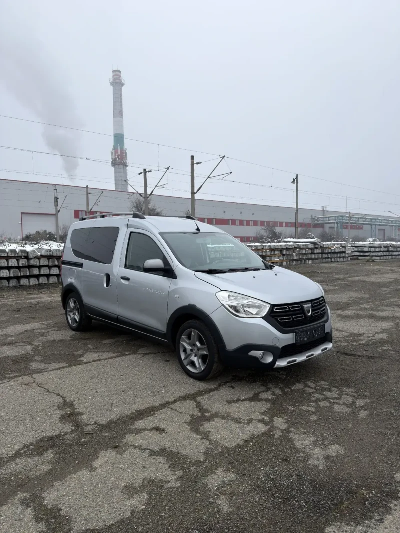 Dacia Dokker Stepway 1.6 SCe /фабрична газ, снимка 3 - Автомобили и джипове - 53357476