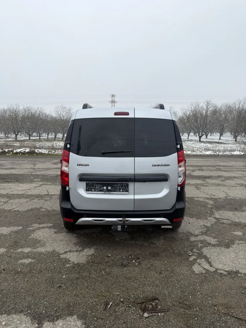 Dacia Dokker Stepway 1.6 SCe /фабрична газ, снимка 5 - Автомобили и джипове - 53357476