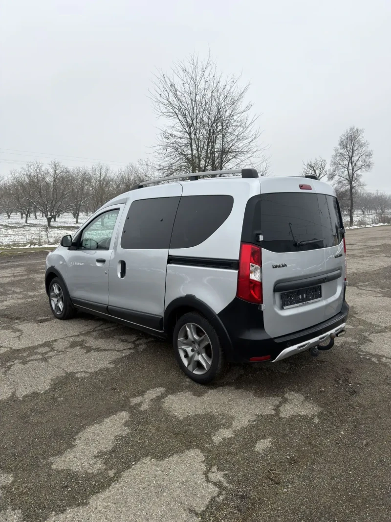 Dacia Dokker Stepway 1.6 SCe /фабрична газ, снимка 6 - Автомобили и джипове - 53357476