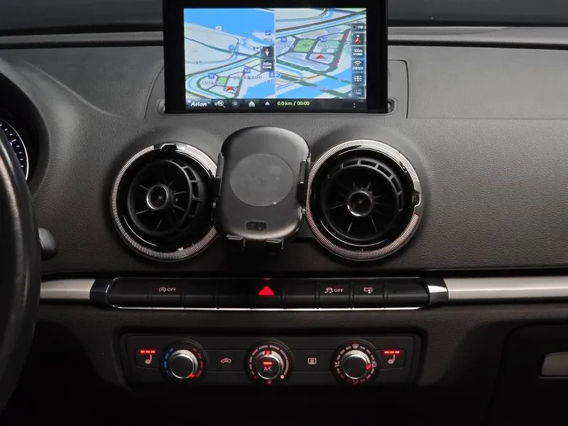 Audi A3 1.6 TDI, снимка 14 - Автомобили и джипове - 54125521