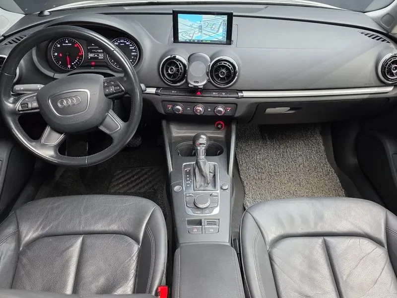 Audi A3 1.6 TDI, снимка 7 - Автомобили и джипове - 54125521