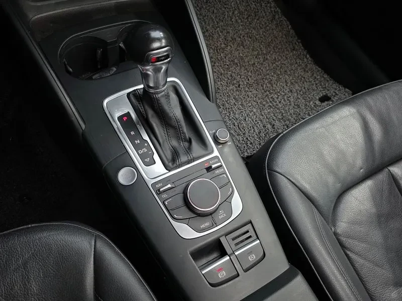 Audi A3 1.6 TDI, снимка 9 - Автомобили и джипове - 54125521