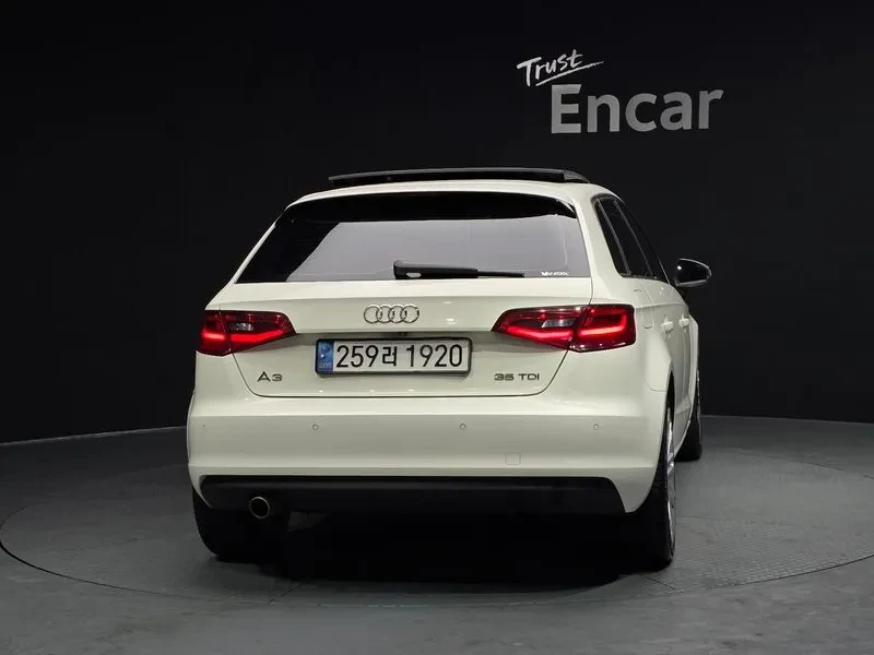 Audi A3 1.6 TDI, снимка 4 - Автомобили и джипове - 54125521