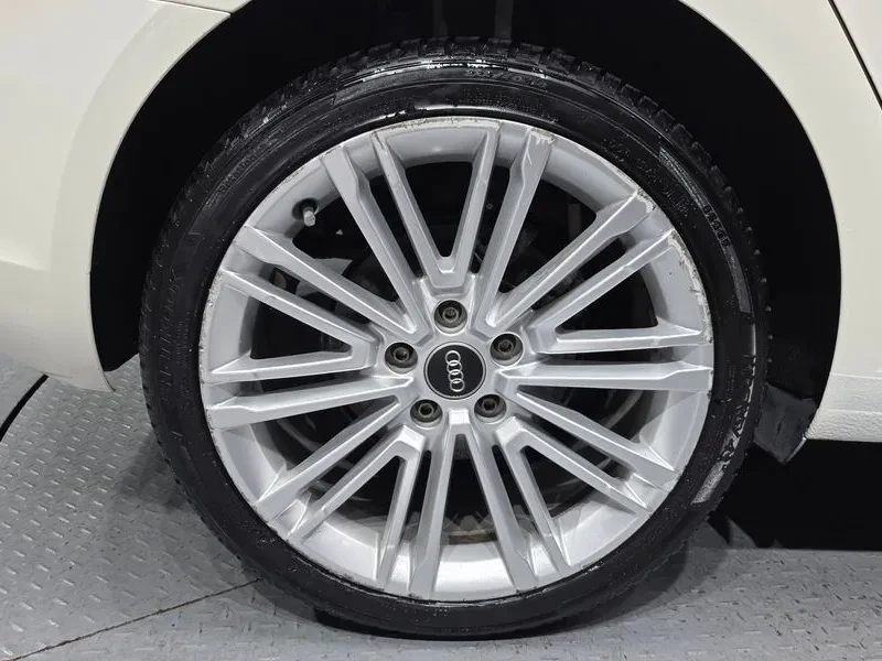 Audi A3 1.6 TDI, снимка 5 - Автомобили и джипове - 54125521