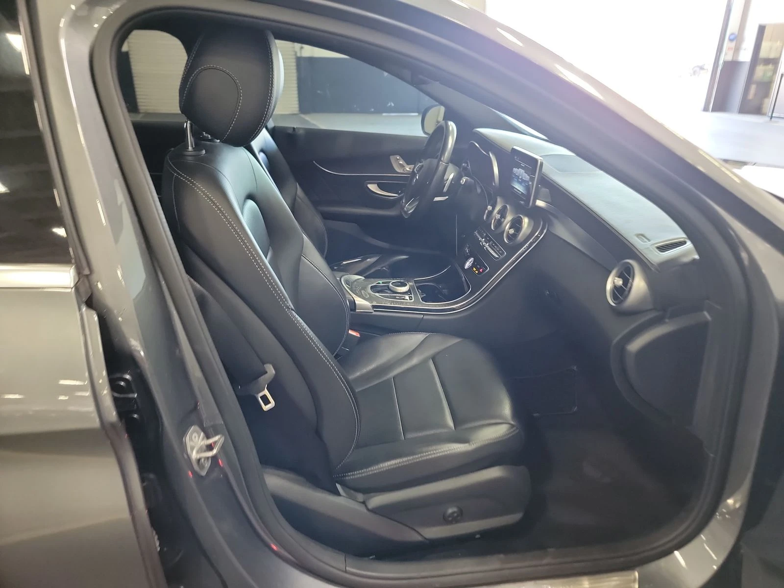 Mercedes-Benz C 300 Sport Pkg - изображение 9