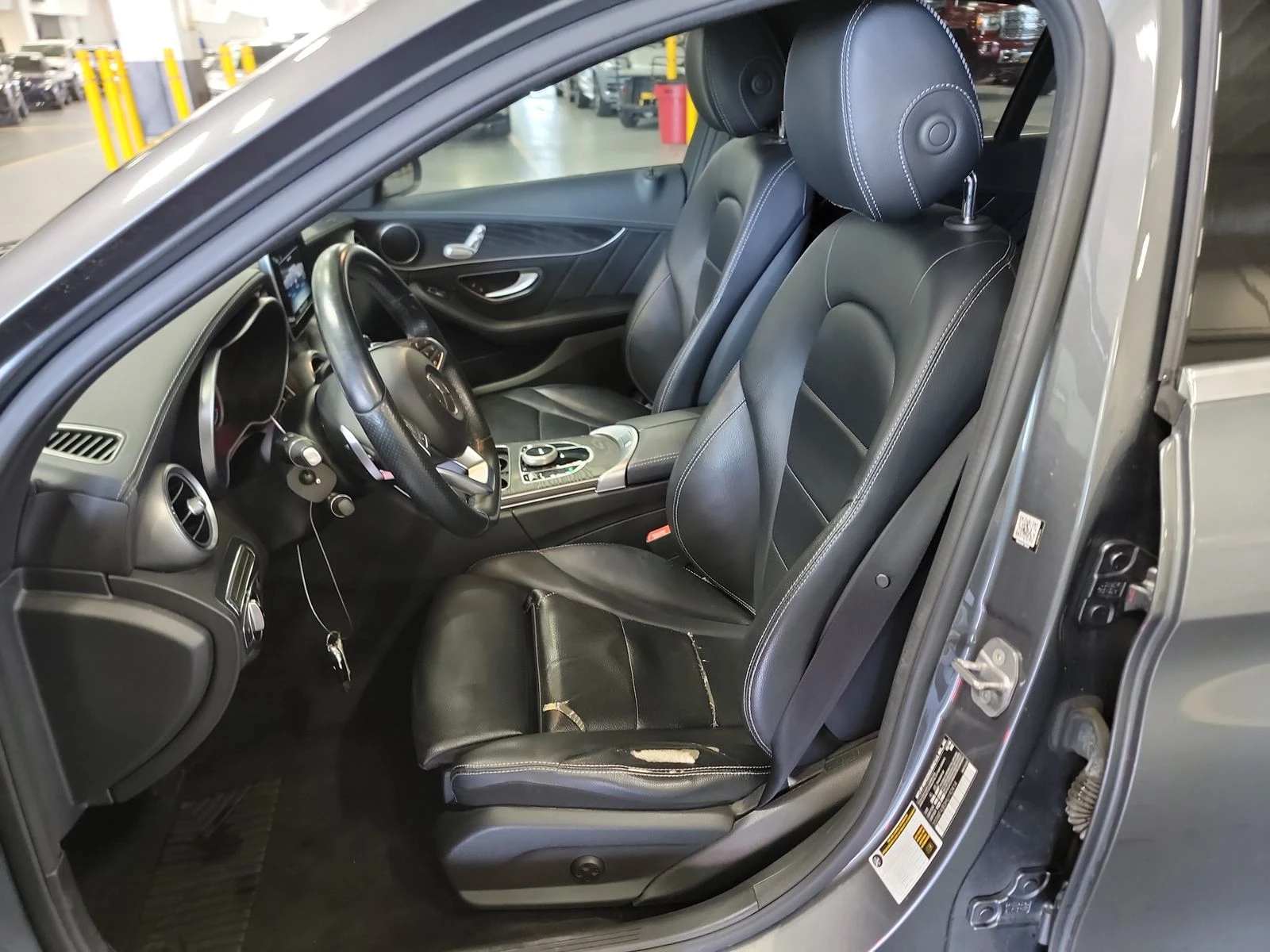 Mercedes-Benz C 300 Sport Pkg - изображение 7