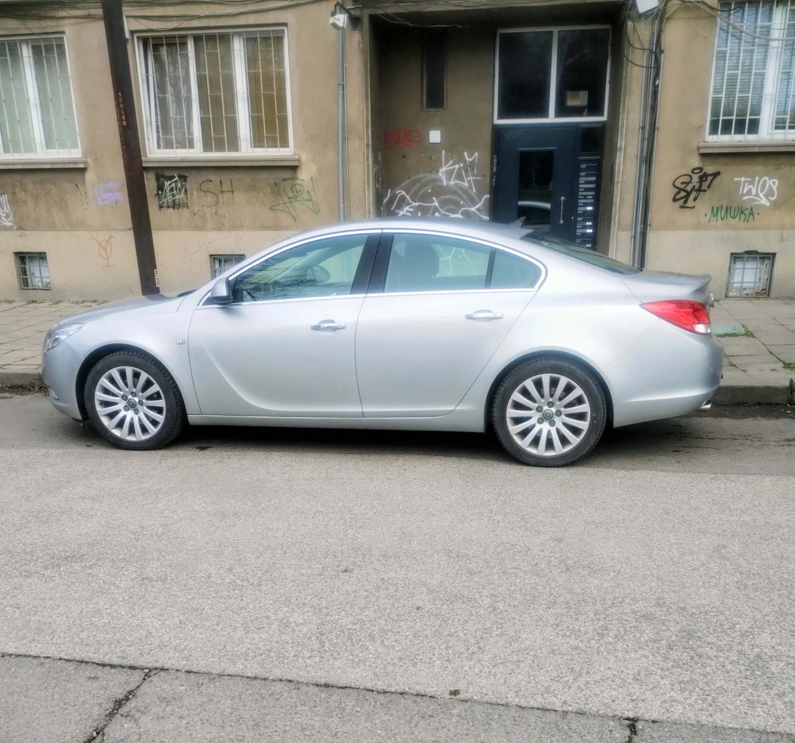 Opel Insignia 1.6T Cosmo 180к.с. LPG - изображение 2