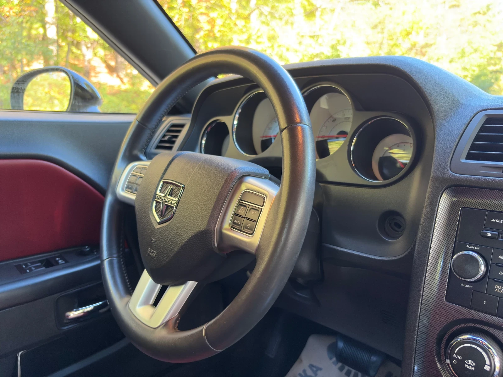 Dodge Challenger 3.6 V6 - изображение 10