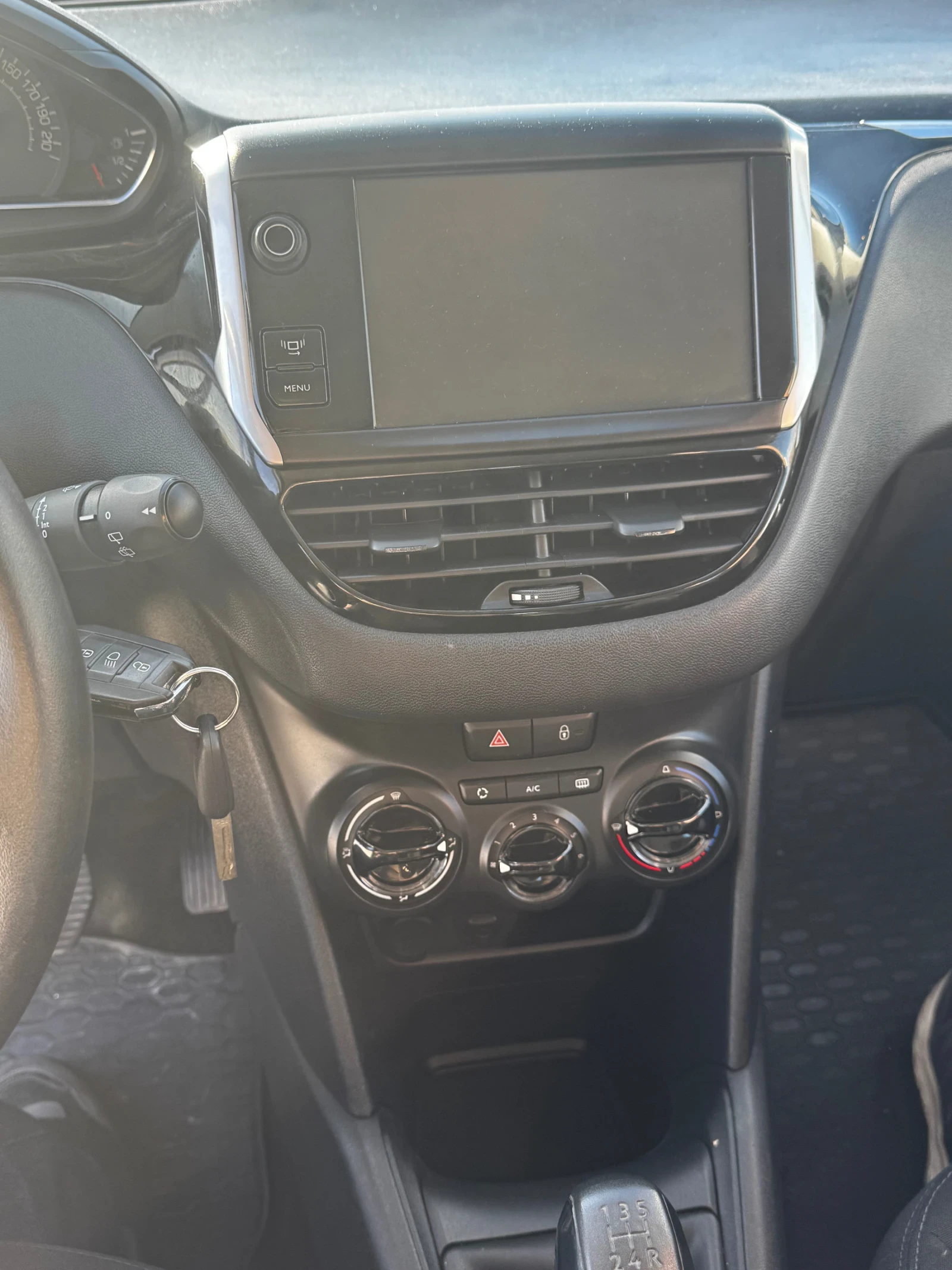 Peugeot 208 1.4 | Mobile.bg � ����������� 9