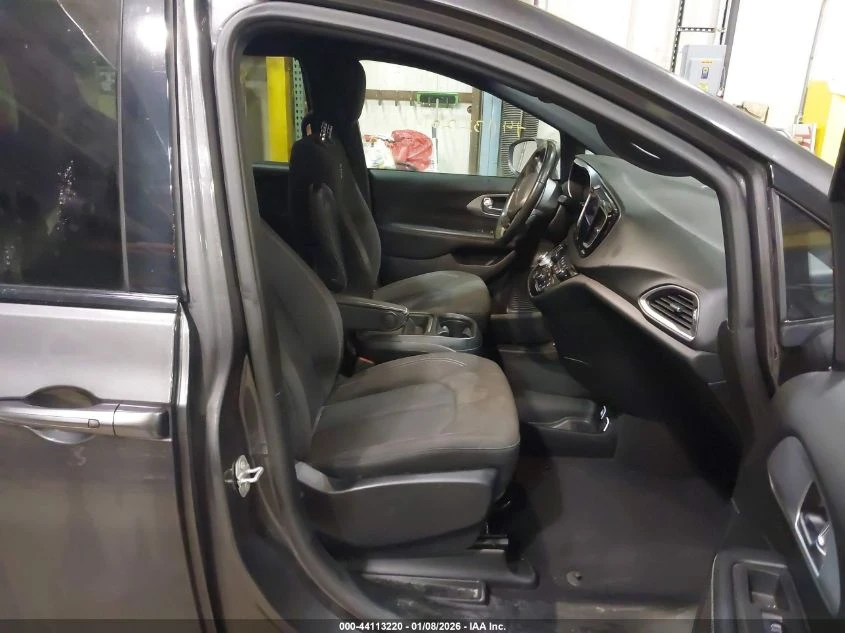 Chrysler Pacifica 3.6l Touring - изображение 5