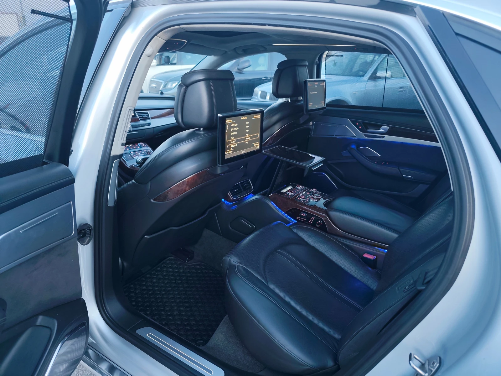 Audi A8 LONG 3xTV ПАНОРАМА, снимка 9 - Автомобили и джипове - 53788251