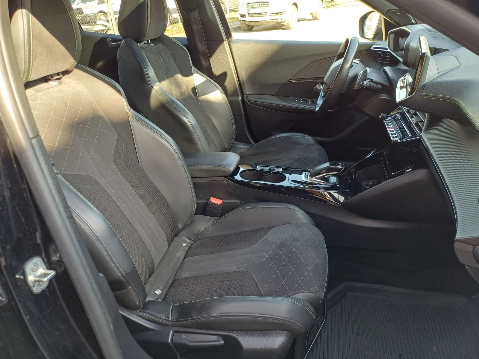 Peugeot 2008 GT Line 1.5 BlueHDi 130, снимка 14 - Автомобили и джипове - 53824500