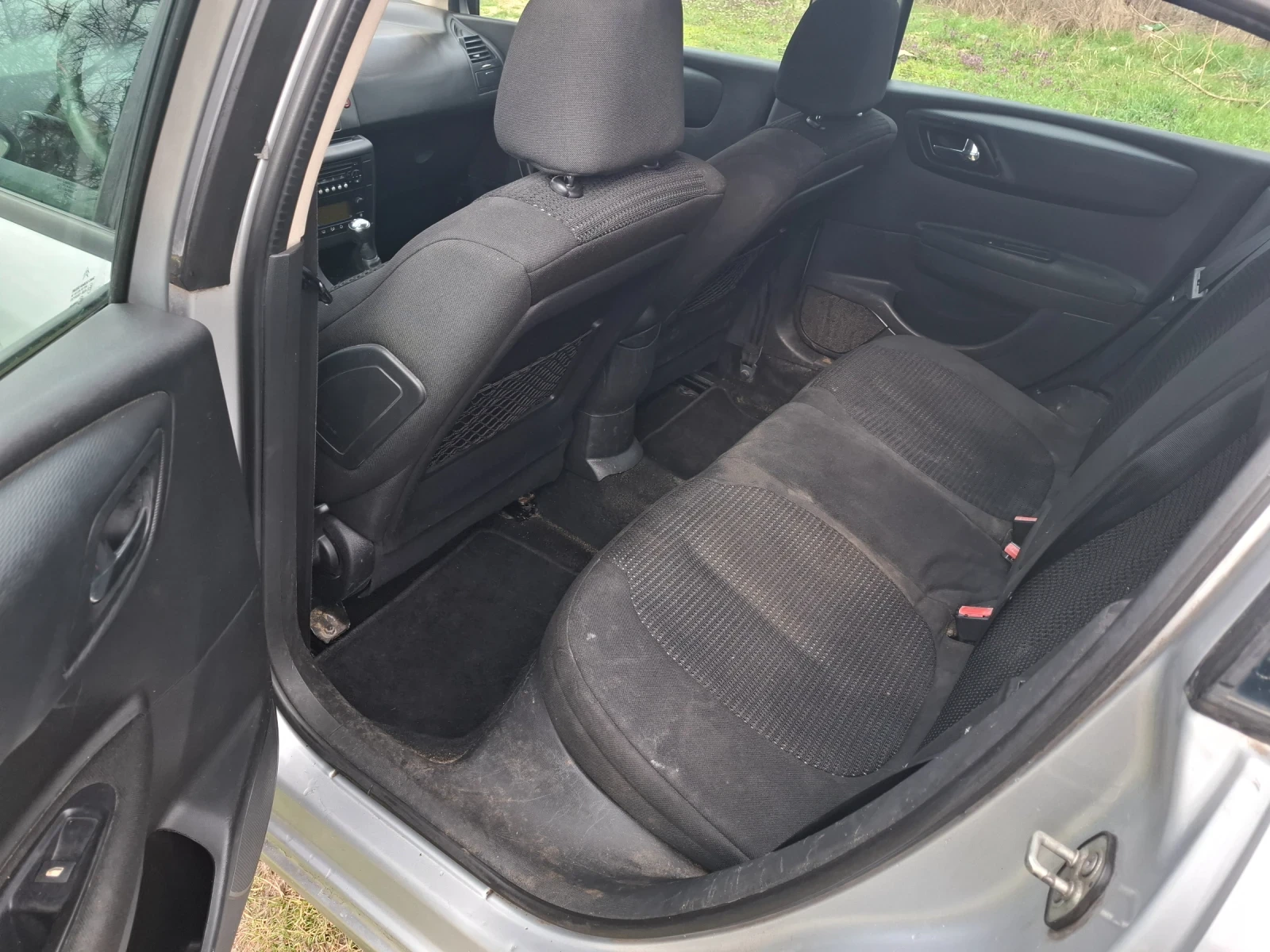 Citroen C4 1.6HDi Facelift, снимка 10 - Автомобили и джипове - 54001593