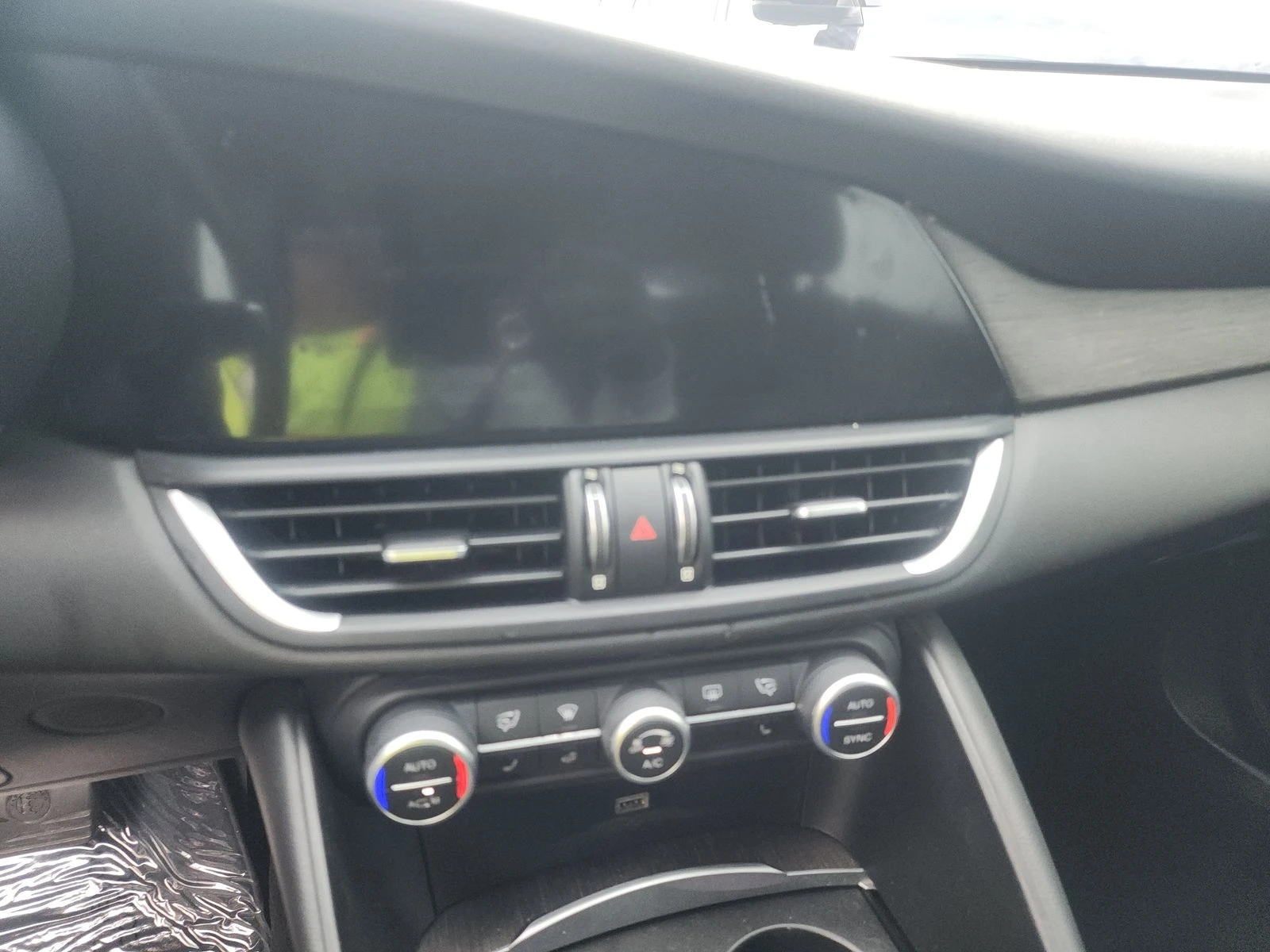 Alfa Romeo Giulia Ti sport* , снимка 8 - Автомобили и джипове - 54080436