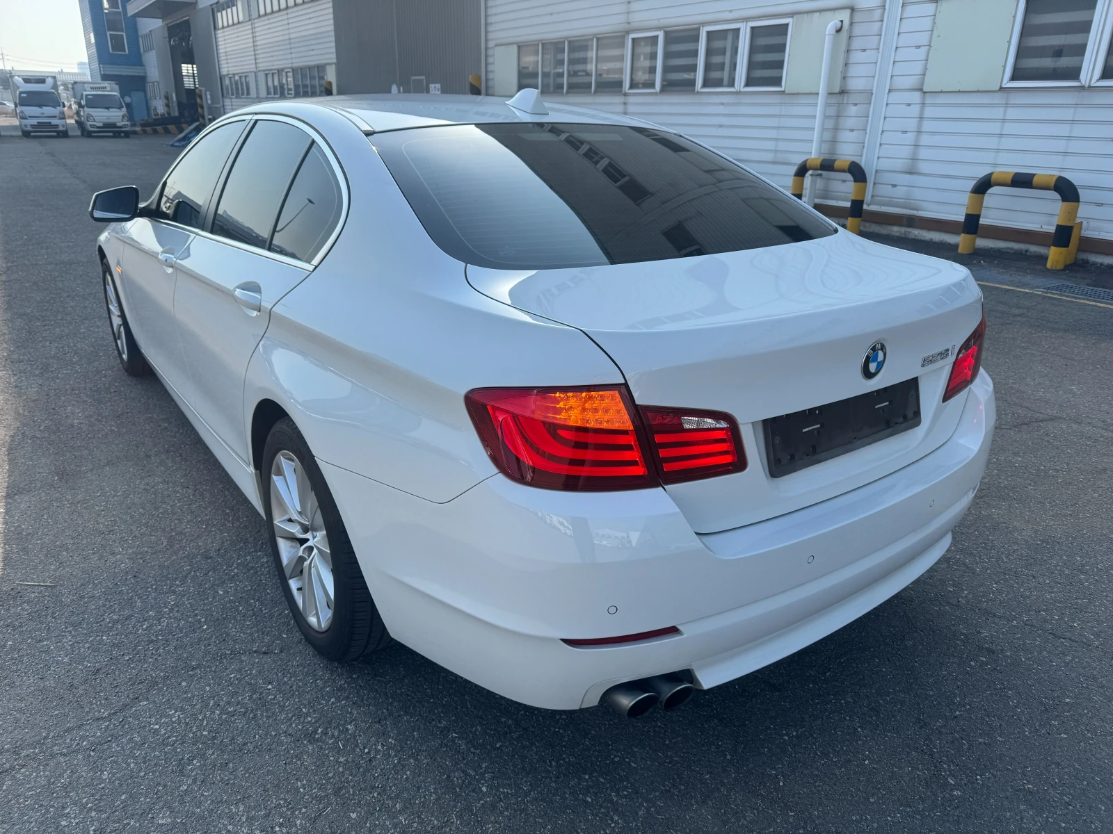 BMW 528 i-ПЕРФЕКТНА-ОЧАКВАН ВНОС!, снимка 6 - Автомобили и джипове - 54193218