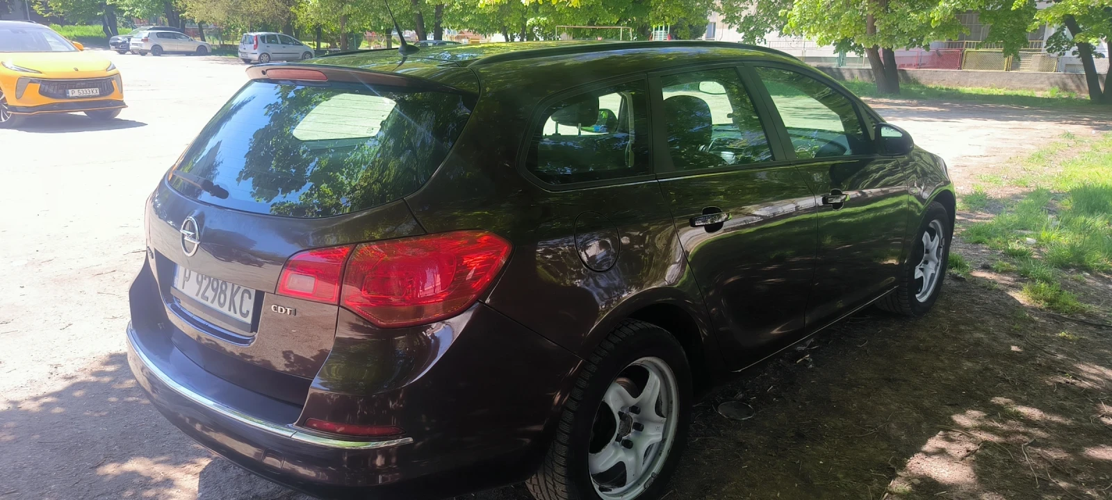 Opel Astra Sport tourer Комби 1.7, снимка 11 - Автомобили и джипове - 54326401