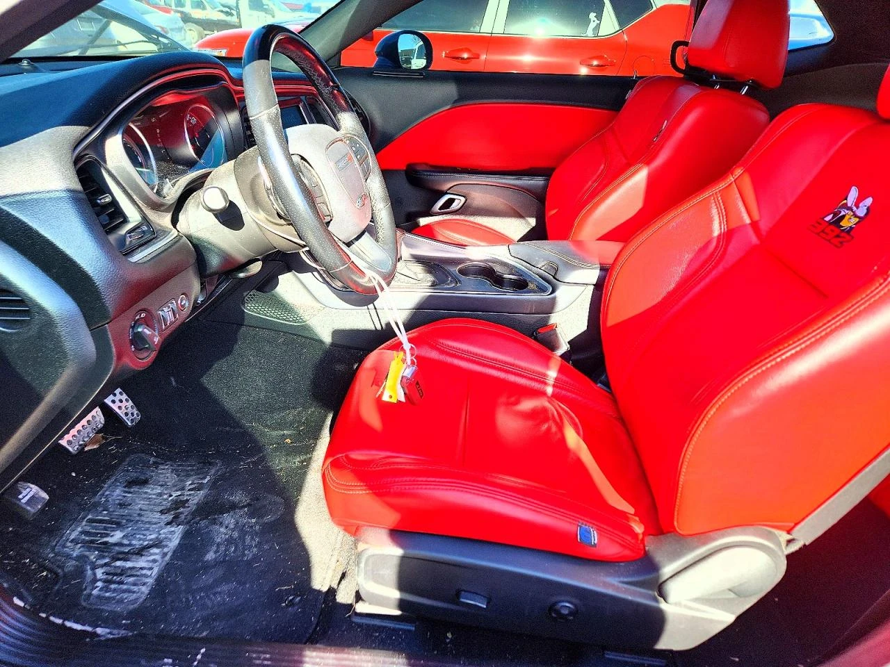 Dodge Challenger R/T , снимка 7 - Автомобили и джипове - 54341609