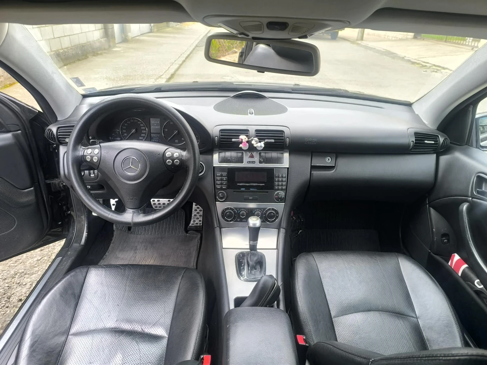 Mercedes-Benz C 200, снимка 3 - Автомобили и джипове - 54384995