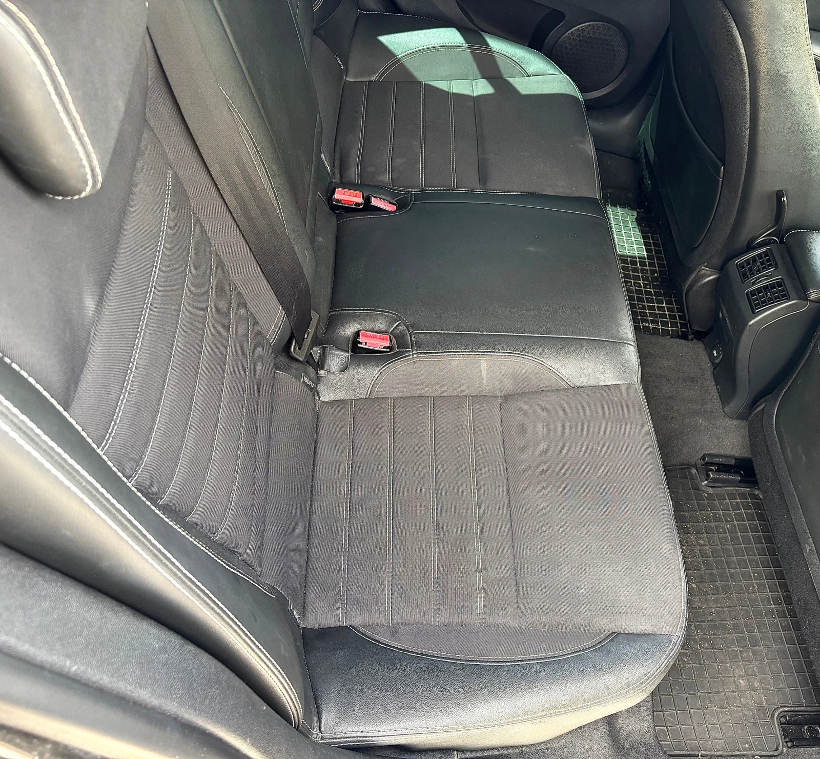 Renault Laguna 3 Facelift, снимка 17 - Автомобили и джипове - 54412284
