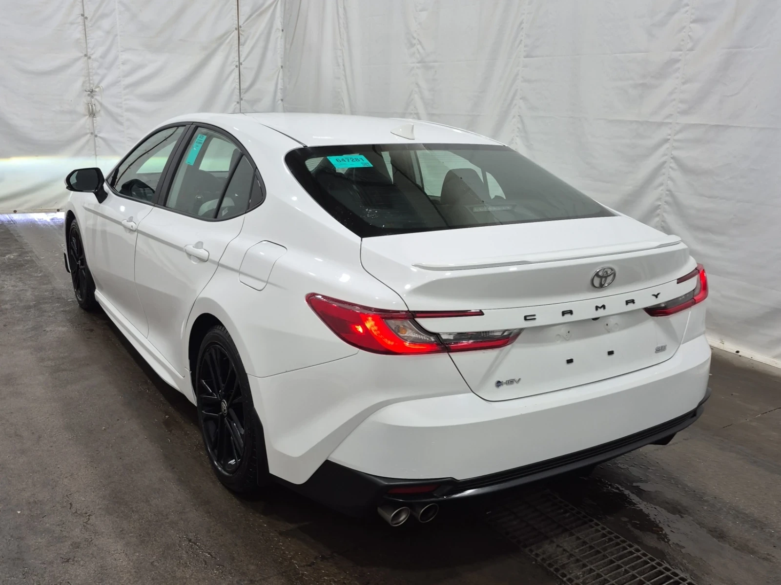 Toyota Camry HYBRID * ЧЕРЕН САЛОН * КАМЕРА * МЪРТВА ТОЧКА * , снимка 6 - Автомобили и джипове - 54491578