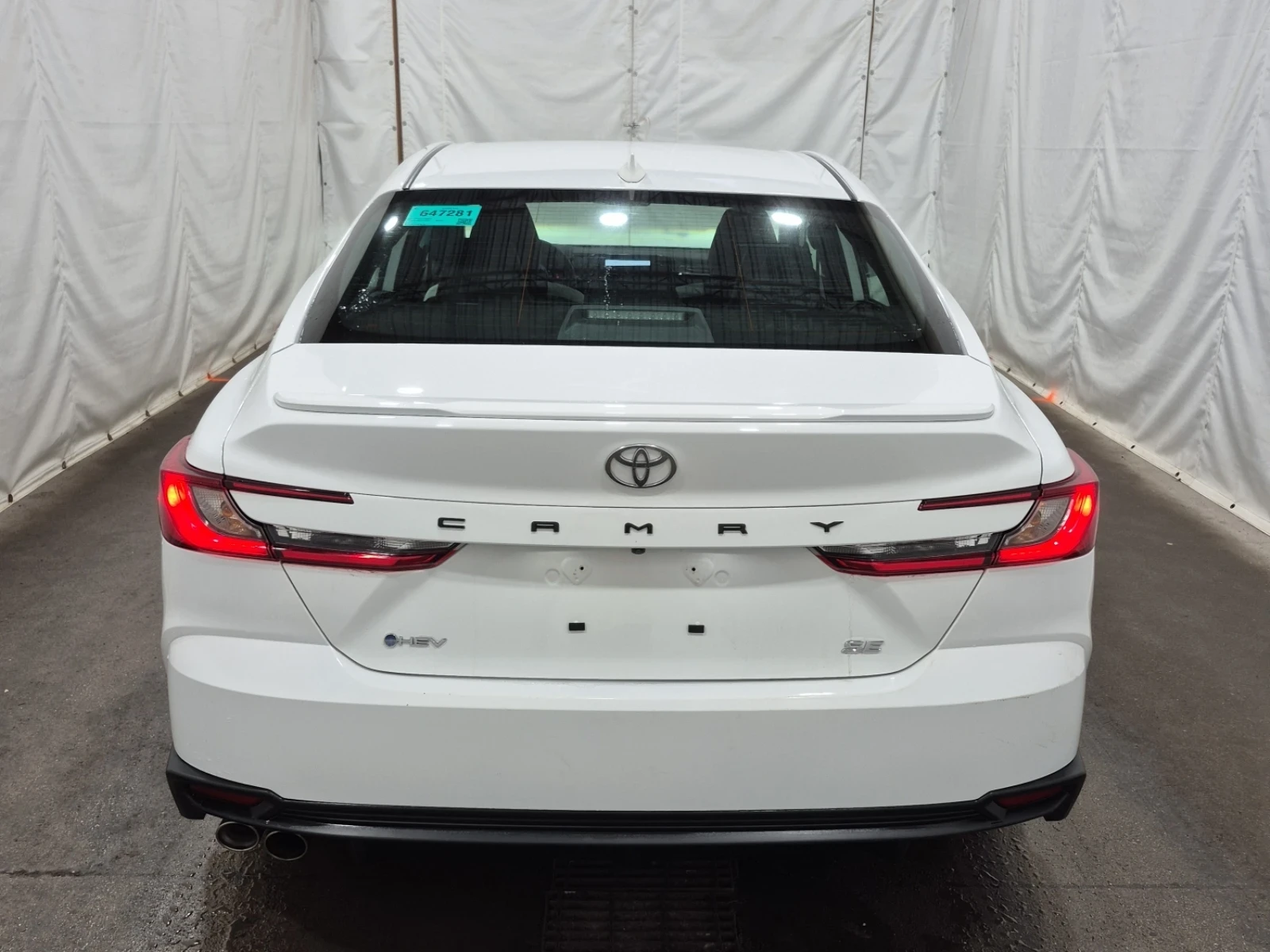 Toyota Camry HYBRID * ЧЕРЕН САЛОН * КАМЕРА * МЪРТВА ТОЧКА * , снимка 5 - Автомобили и джипове - 54491578