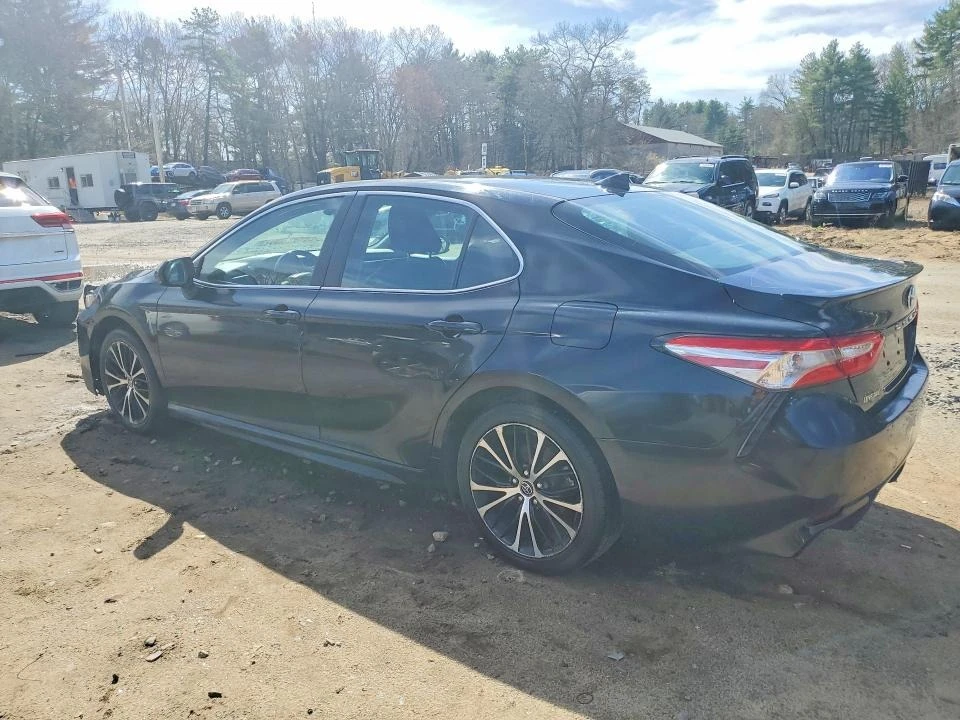 Toyota Camry, снимка 2 - Автомобили и джипове - 54622368