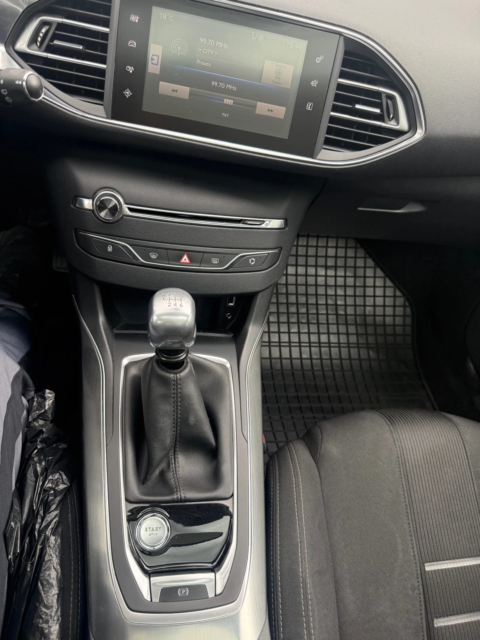 Peugeot 308 1.6, снимка 16 - Автомобили и джипове - 54627556