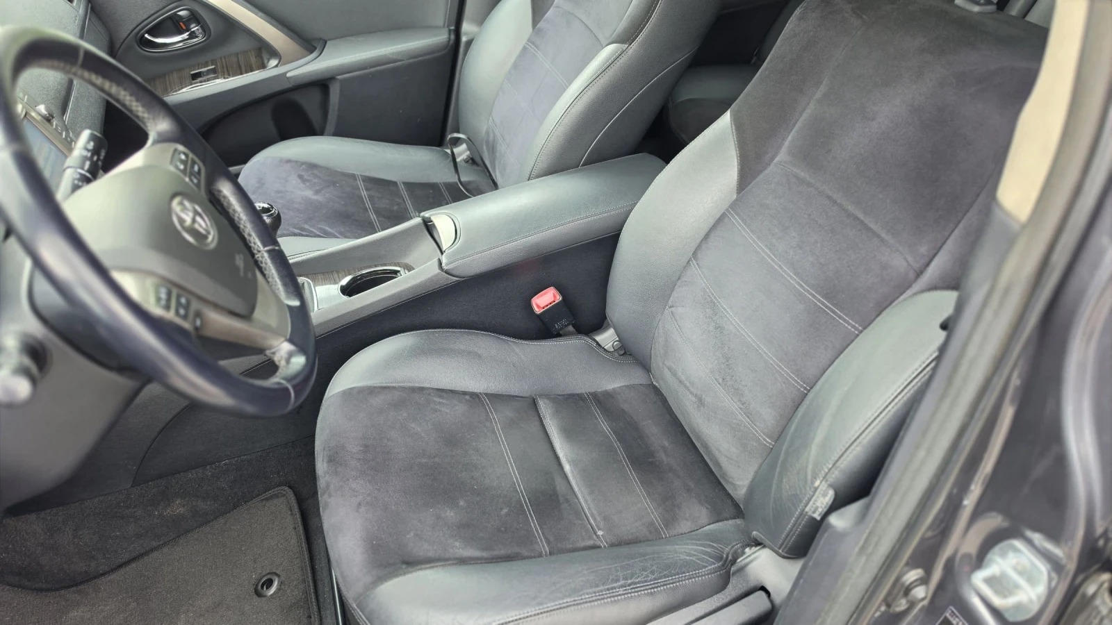 Toyota Avensis, снимка 9 - Автомобили и джипове - 54656643