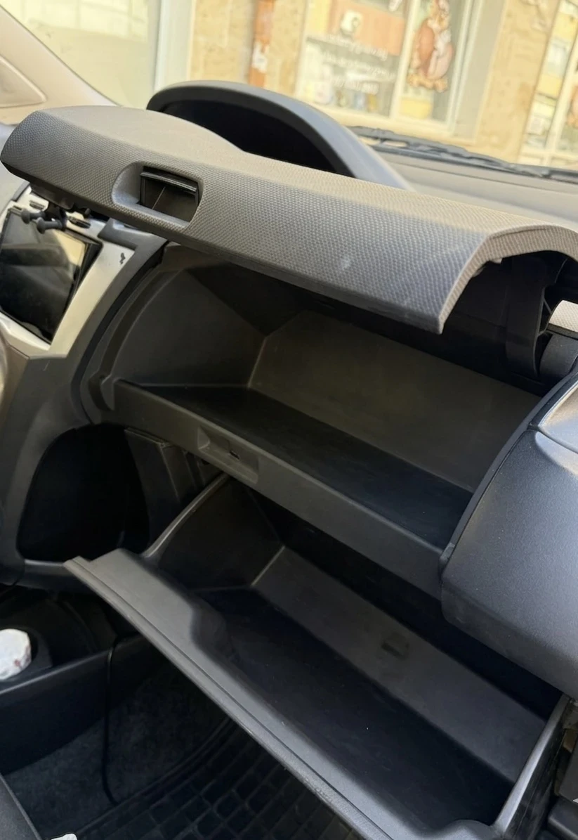 Toyota Yaris Хечбек , снимка 14 - Автомобили и джипове - 54703569