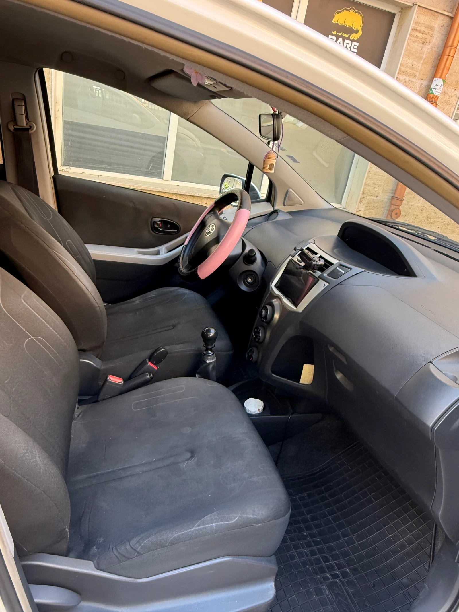 Toyota Yaris Хечбек , снимка 7 - Автомобили и джипове - 54703569