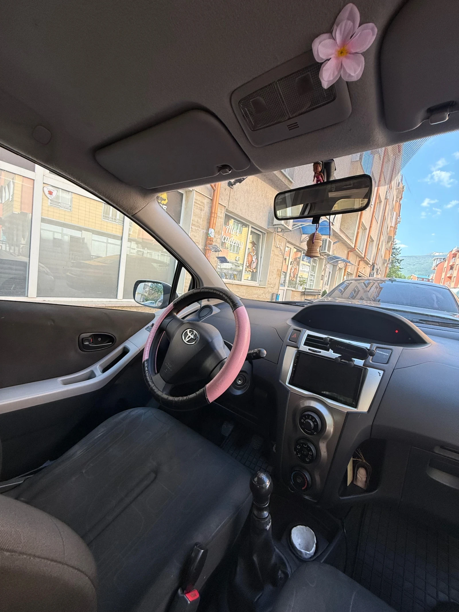 Toyota Yaris Хечбек , снимка 9 - Автомобили и джипове - 54703569
