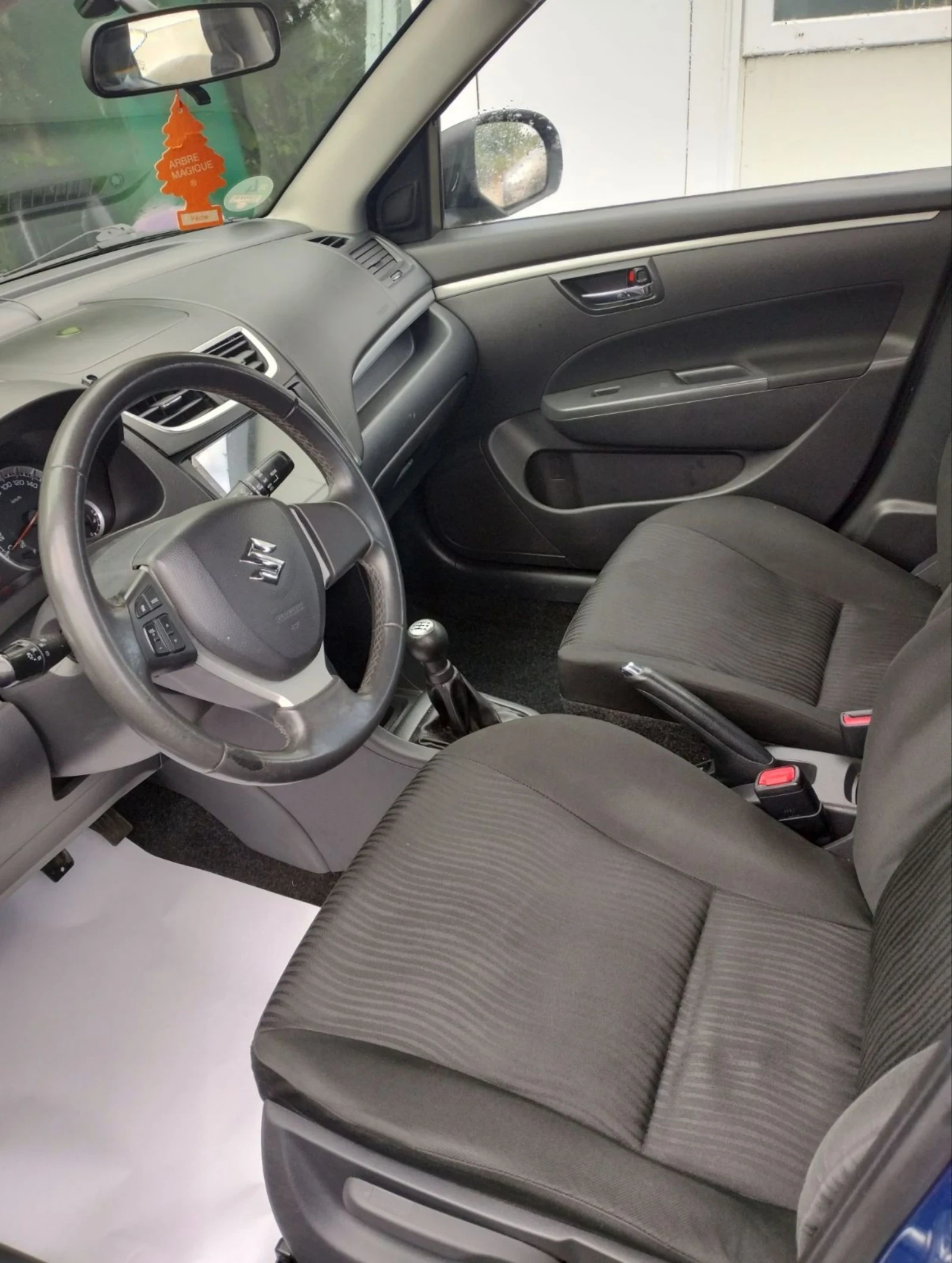 Suzuki Swift 1.2 BENZIN euro 5, снимка 12 - Автомобили и джипове - 54940375